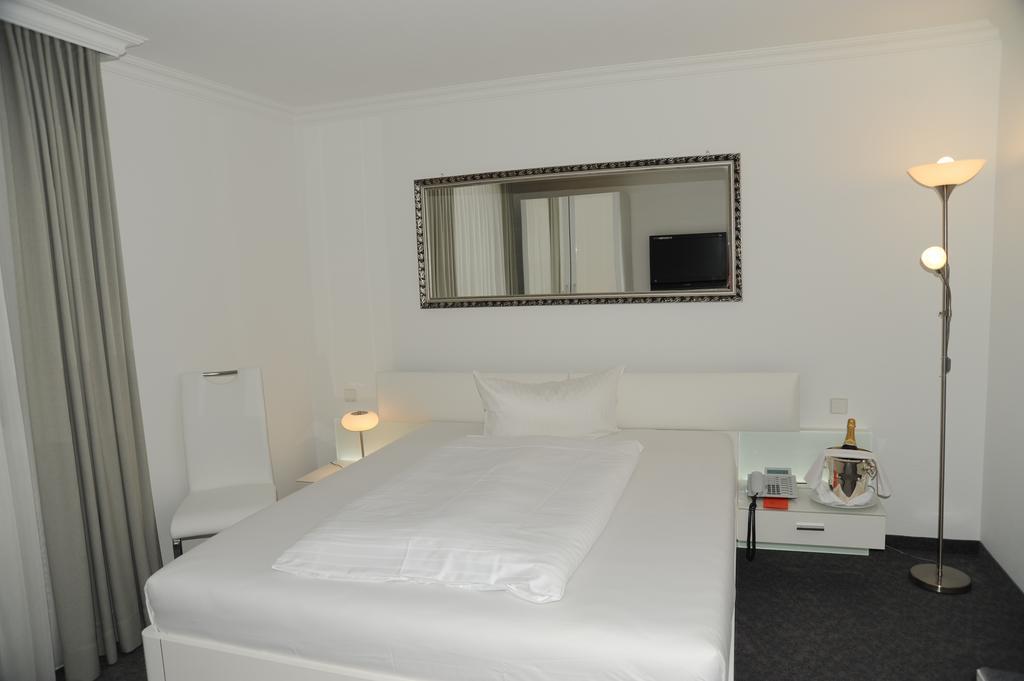 Hotel Adler - Weil Am Rhein Exteriör bild